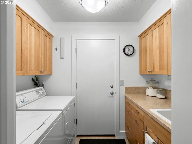 21247 Sw TETON Ave, Tualatin, OR 97062