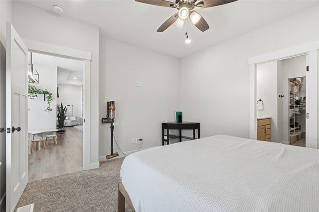 344 Worthington Court, Hiawatha, IA 52233