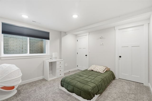 344 Worthington Court, Hiawatha, IA 52233