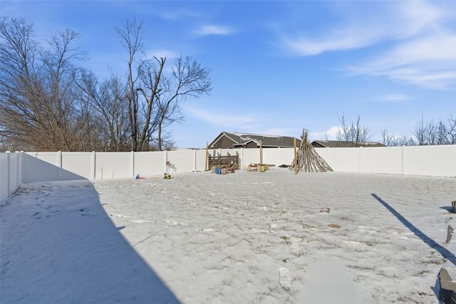 344 Worthington Court, Hiawatha, IA 52233
