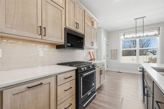 344 Worthington Court, Hiawatha, IA 52233