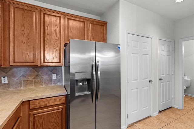 565 Legends Drive, Lewisville, TX 75057