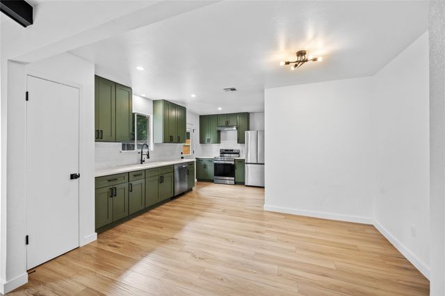 2207 Southern Oaks DR, Austin, TX 78745