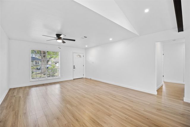 2207 Southern Oaks DR, Austin, TX 78745