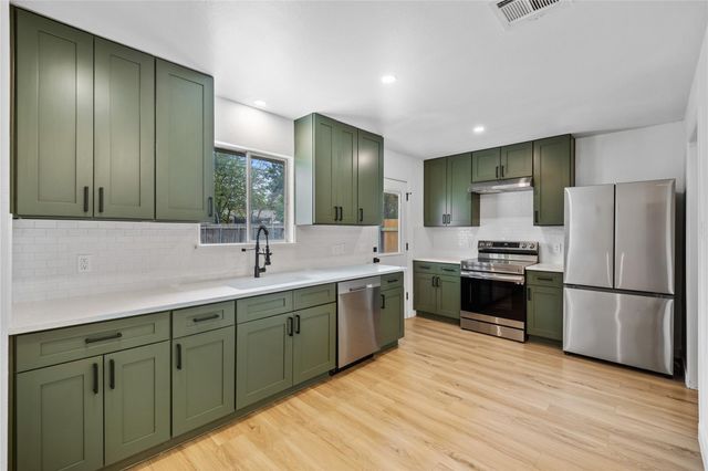 2207 Southern Oaks DR, Austin, TX 78745