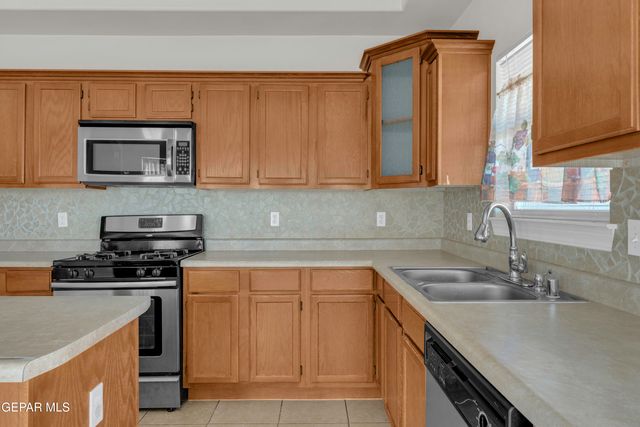 3260 MAPLE POINT Drive, El Paso, TX 79938