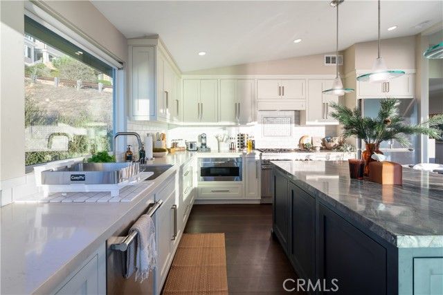 2192 Crestview, Laguna Beach, CA 92651