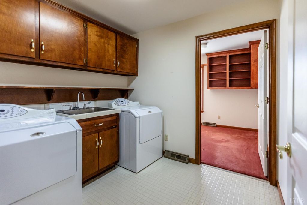 Image 11 of property listing at 1783 Prince Edward Highway, Pamplin, VA 23958