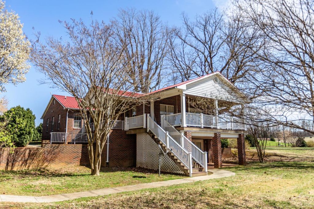 Image 2 of property listing at 1783 Prince Edward Highway, Pamplin, VA 23958