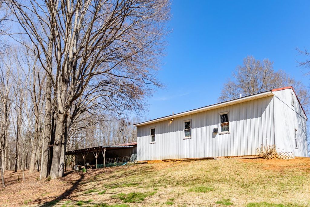 Image 34 of property listing at 1783 Prince Edward Highway, Pamplin, VA 23958