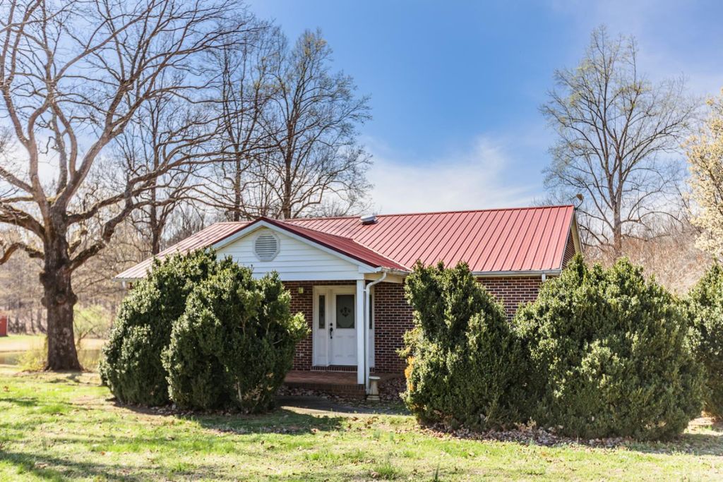 Image 4 of property listing at 1783 Prince Edward Highway, Pamplin, VA 23958