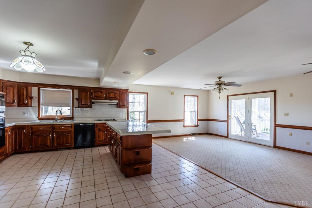 Image 7 of property listing at 1783 Prince Edward Highway, Pamplin, VA 23958