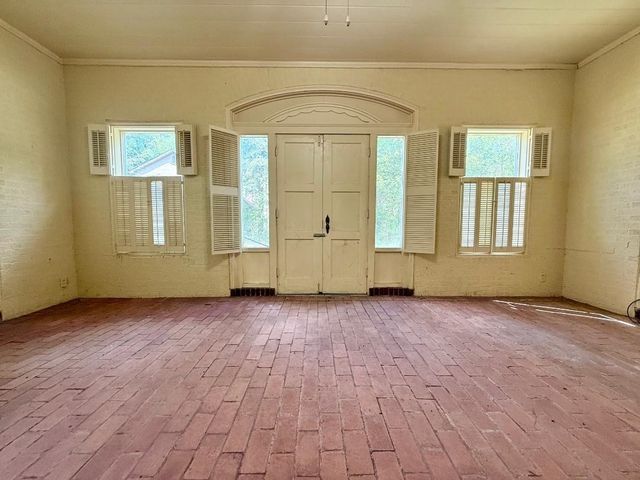 27 Covington Drive, Longview, TX 75602