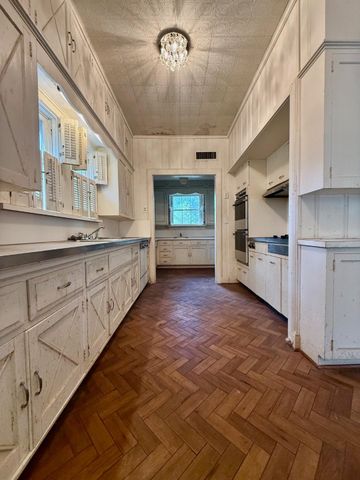 27 Covington Drive, Longview, TX 75602