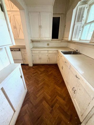 27 Covington Drive, Longview, TX 75602