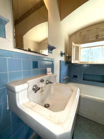 27 Covington Drive, Longview, TX 75602