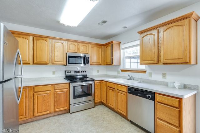 5223 Queen Ann Way, Painesville, OH 44077