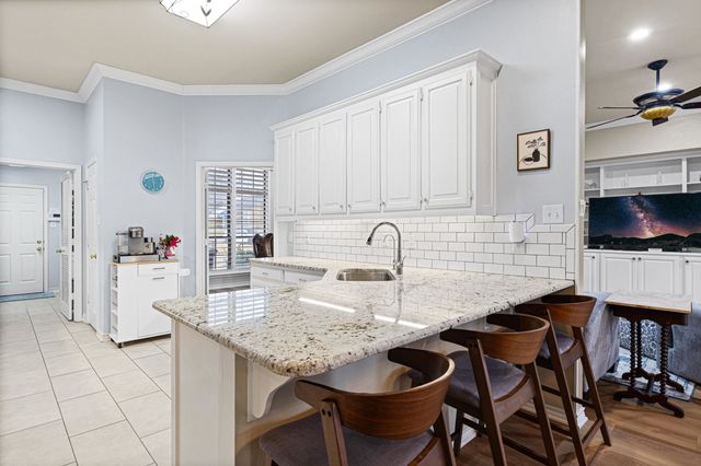 300 Mill Run Dr, Longview, TX 75604