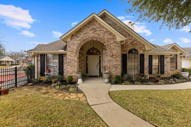 300 Mill Run Dr, Longview, TX 75604