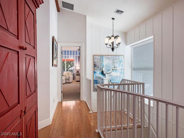 195 2nd AVE N, Naples, FL 34102