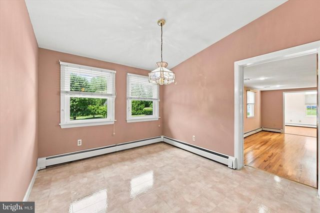 331 VALLEY RD, Media, PA 19063