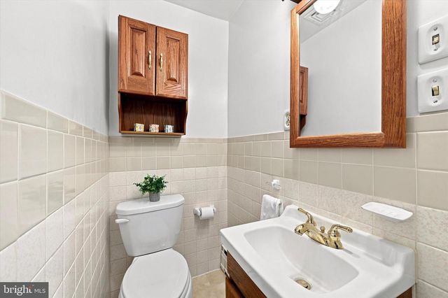 331 VALLEY RD, Media, PA 19063