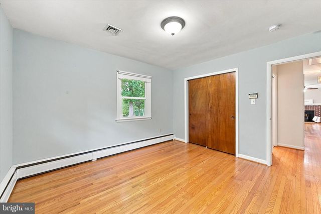 331 VALLEY RD, Media, PA 19063