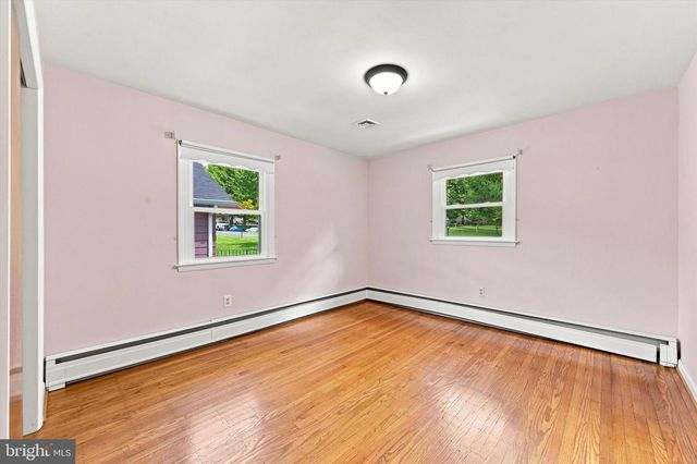 331 VALLEY RD, Media, PA 19063