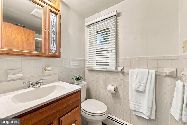 331 VALLEY RD, Media, PA 19063