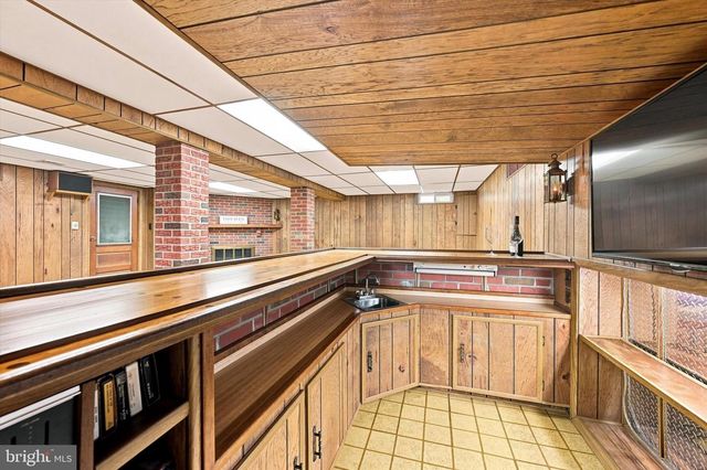 331 VALLEY RD, Media, PA 19063