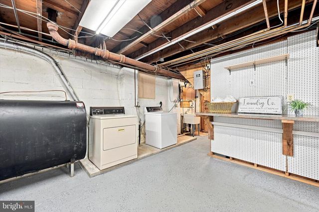 331 VALLEY RD, Media, PA 19063