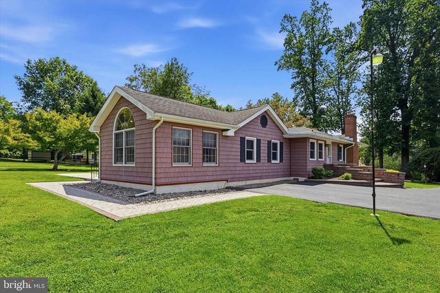 331 VALLEY RD, Media, PA 19063