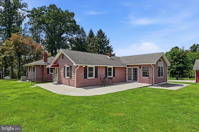 331 VALLEY RD, Media, PA 19063