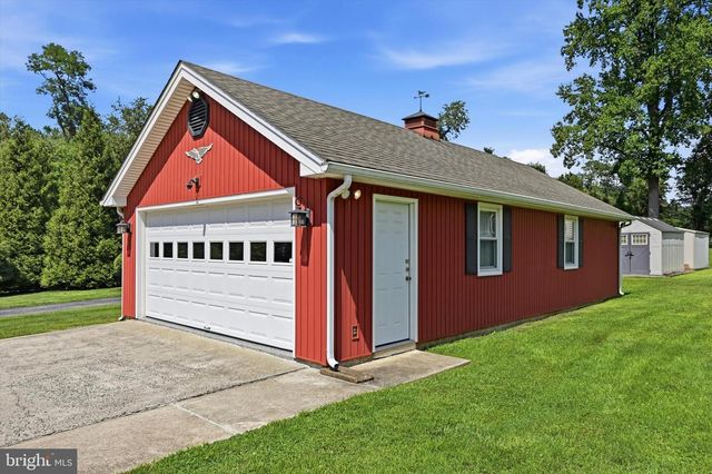 331 VALLEY RD, Media, PA 19063