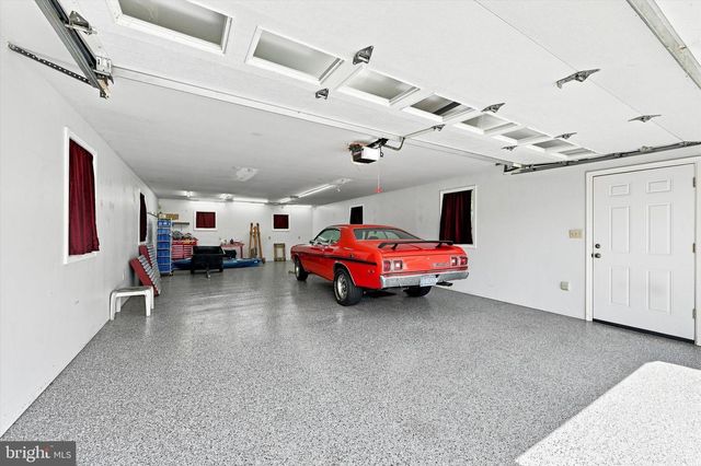 331 VALLEY RD, Media, PA 19063
