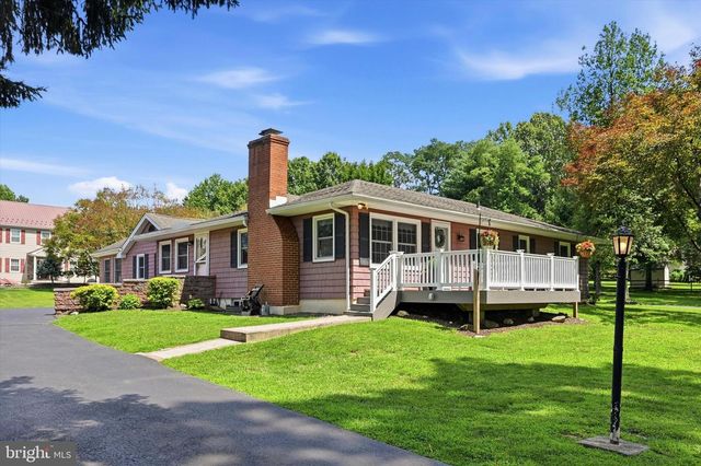 331 VALLEY RD, Media, PA 19063