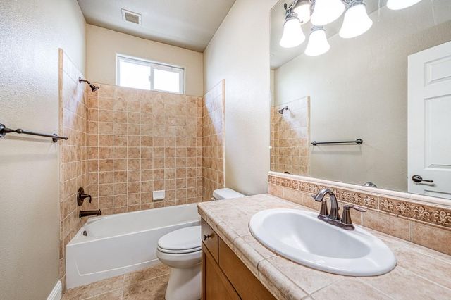 3859 Richmond Avenue, Clovis, CA 93619