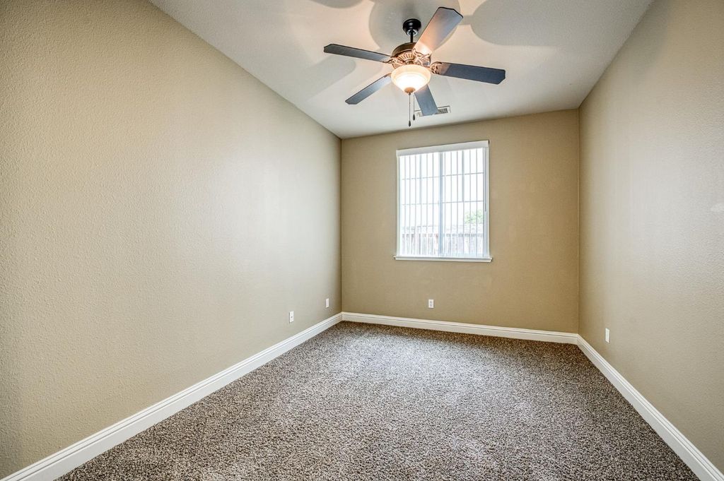 Image 11 of property listing at 3859 Richmond Avenue, Clovis, CA 93619