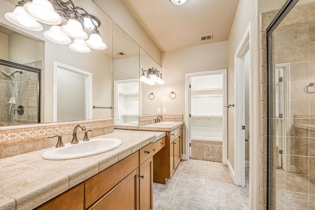 Image 19 of property listing at 3859 Richmond Avenue, Clovis, CA 93619