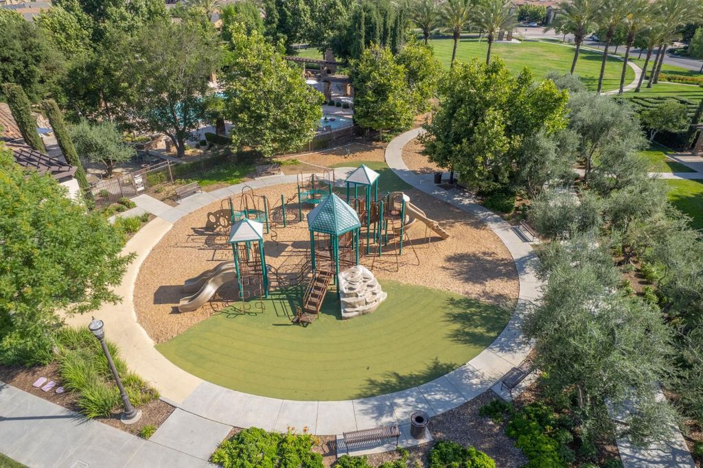 Image 34 of property listing at 3859 Richmond Avenue, Clovis, CA 93619