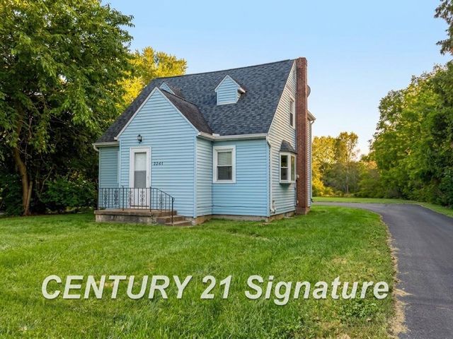3244 S Center Road, Burton, MI 48519
