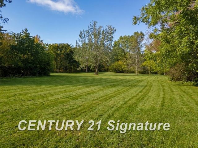3244 S Center Road, Burton, MI 48519