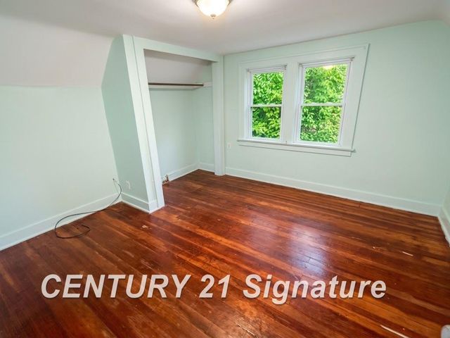 3244 S Center Road, Burton, MI 48519