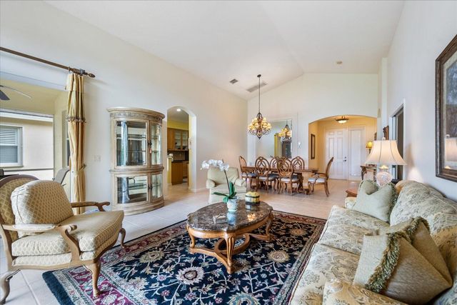 171 NW Swann Mill Circle, Port St Lucie, FL 34986