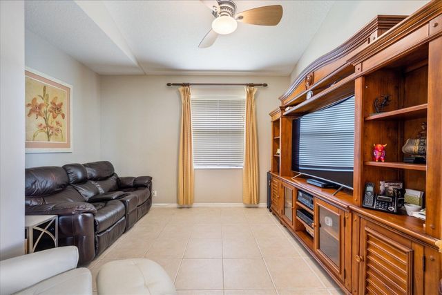 171 NW Swann Mill Circle, Port St Lucie, FL 34986