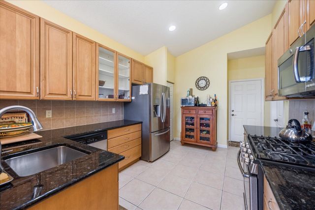 171 NW Swann Mill Circle, Port St Lucie, FL 34986
