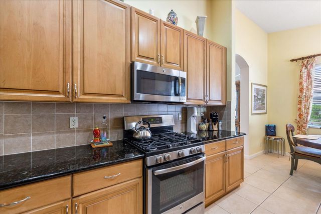 171 NW Swann Mill Circle, Port St Lucie, FL 34986