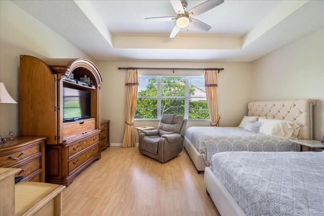 171 NW Swann Mill Circle, Port St Lucie, FL 34986