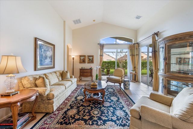 171 NW Swann Mill Circle, Port St Lucie, FL 34986