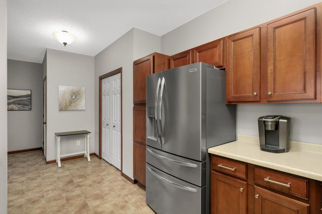 4940 Underwood Lane N 4940G, Plymouth, MN 55442